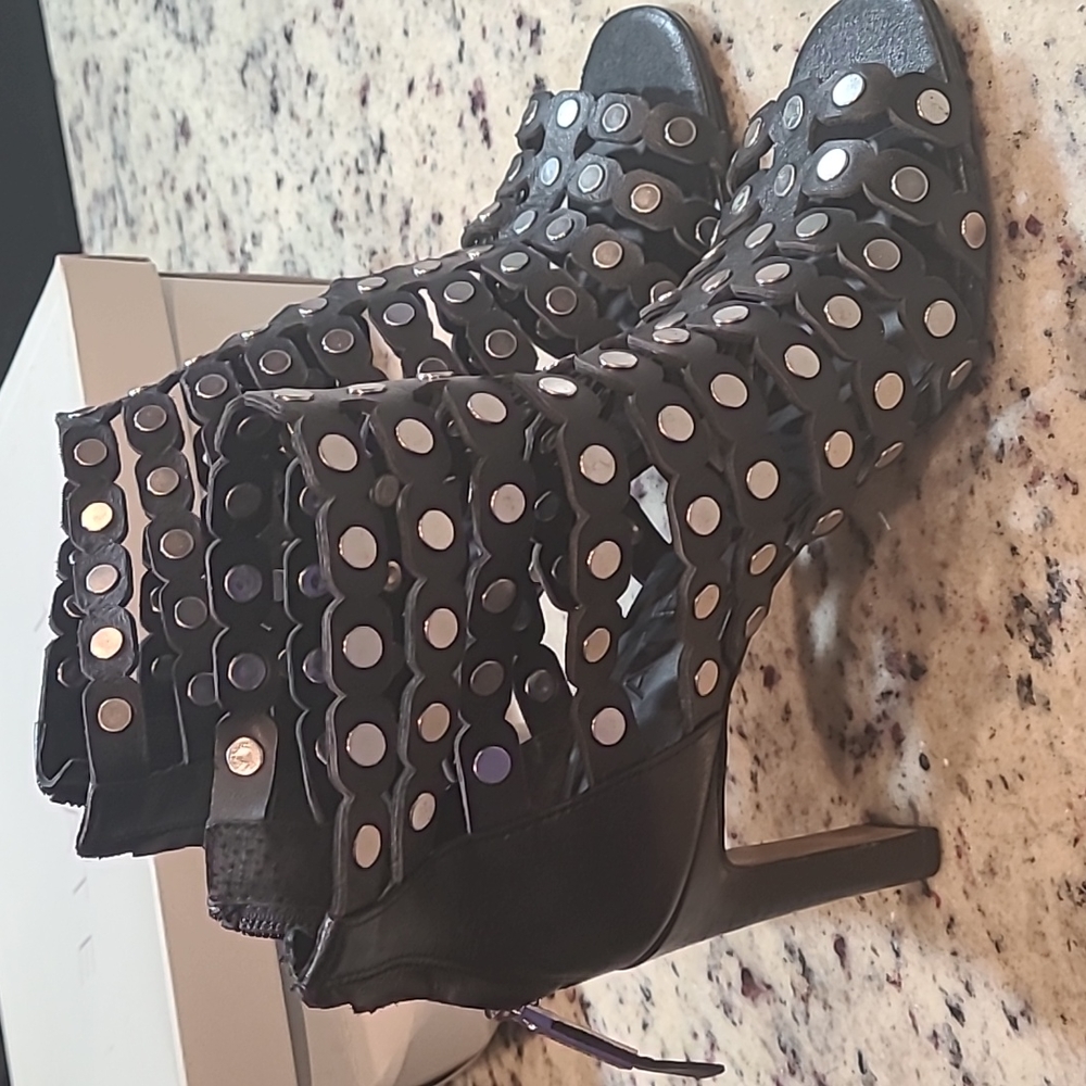 Feme shoes